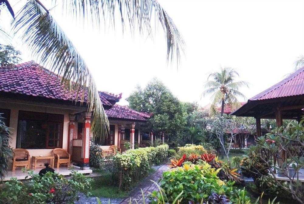 Lovina Beach Hotel Exteriör bild