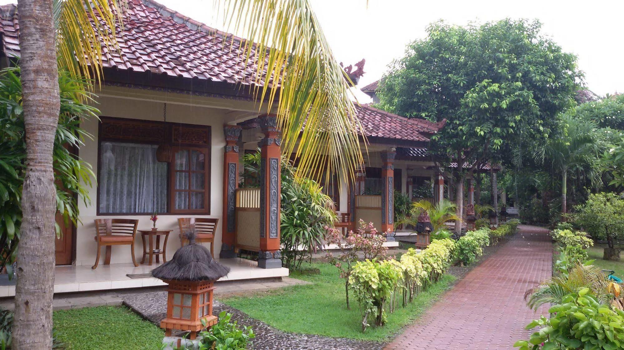 Lovina Beach Hotel Exteriör bild